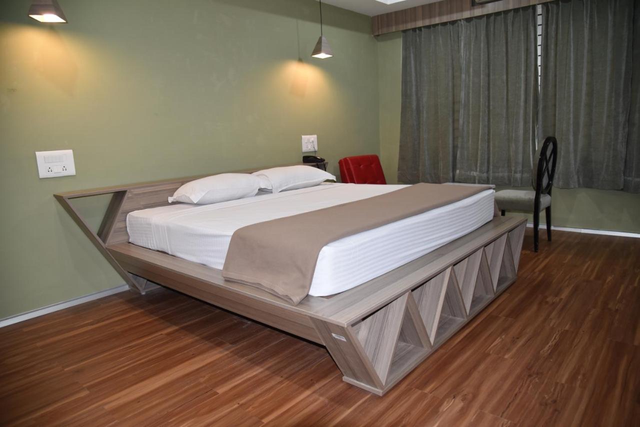 Hotel Bhimas Paradise Tirupati Exterior foto